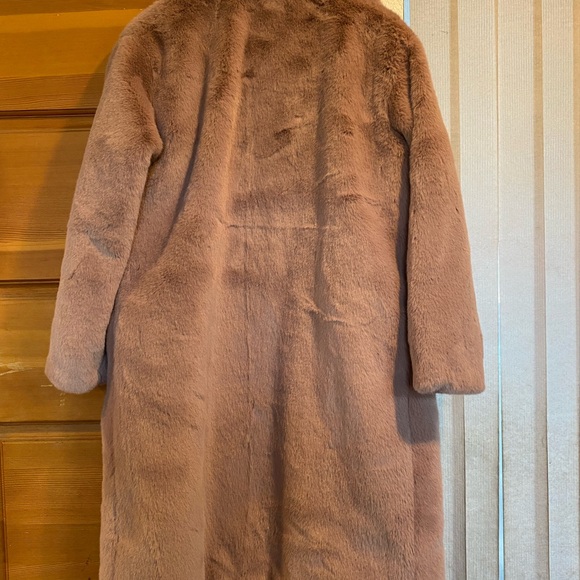 Forever 21 Faux Fur Long Coat with Pockets brand new with tags size m - Picture 3 of 8